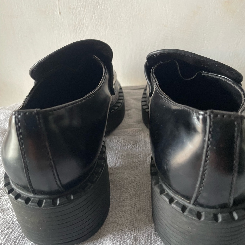 💎⭐️Authentic ⭐️Prada Women’s Leather Slip-On Loafers - Picture 6 of 14